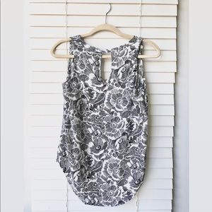 Old Navy Black White Sleeveless V Neck Top sizeS